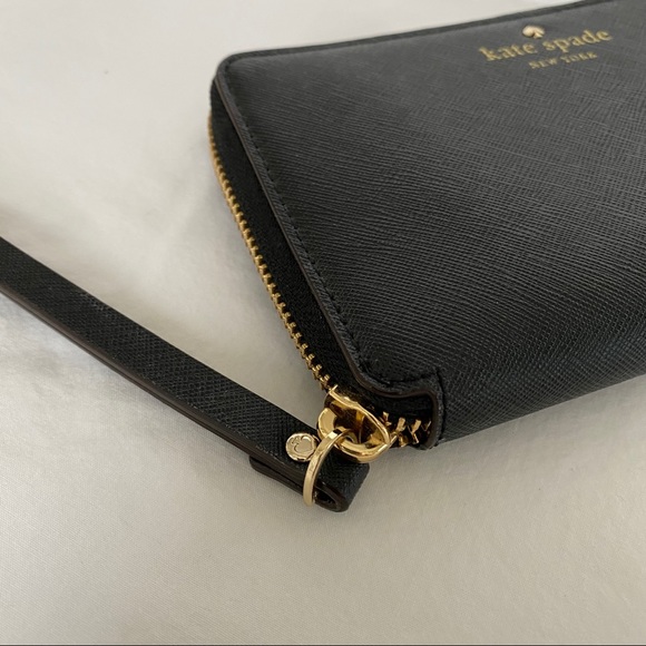 Kate Spade Wristlet - Picture 4 of 6